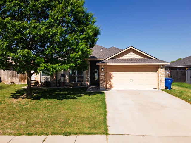 2411 Scott Dr