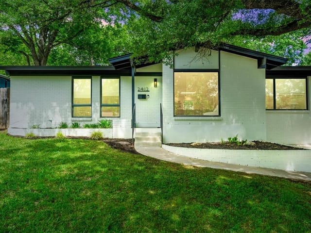 2412 Little John Ln