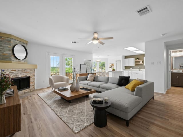 2412 Regal Park Ln