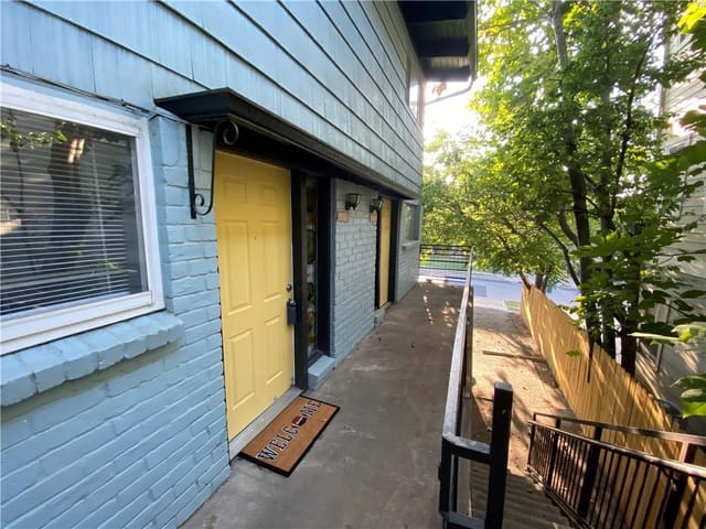 2413  Leon St  #102