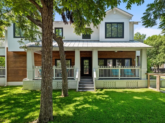 2413 Sharon LN