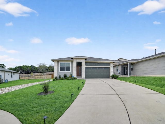 2413 Tucker LN