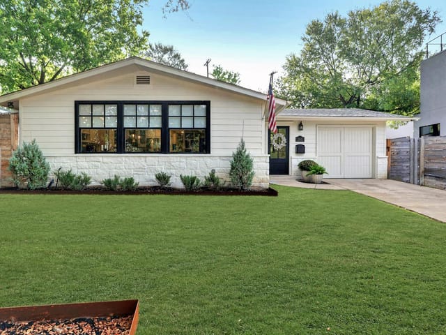 2413 Winsted Ln