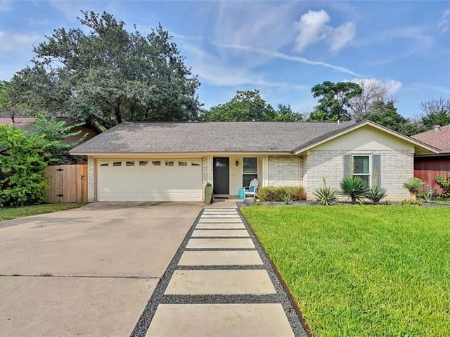 2414 Aldford Dr