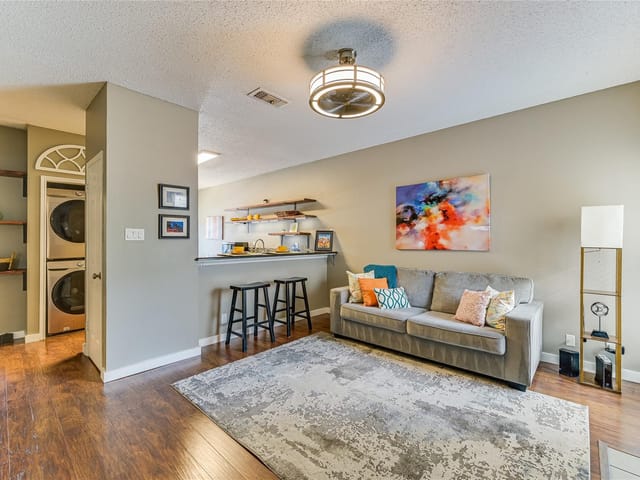 2414 Longview St Unit #208