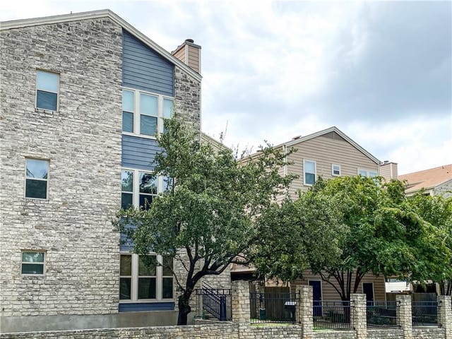 2414 Longview St Unit #209