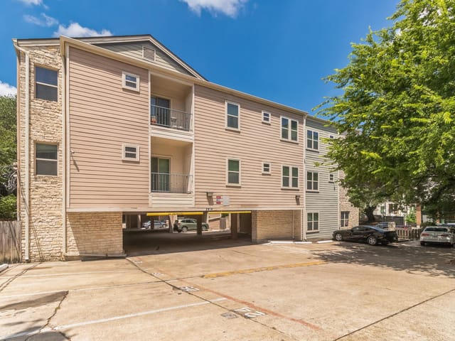 2414 Longview St Unit #209