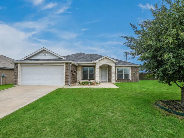 2415 Washington DR