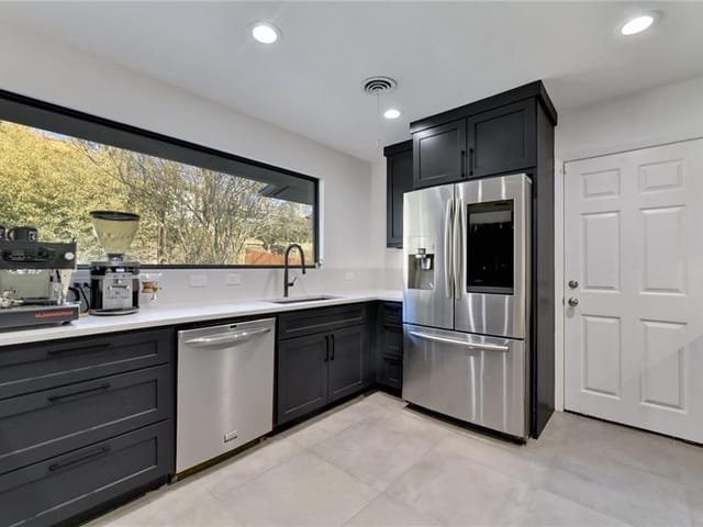 2416 Little John Ln