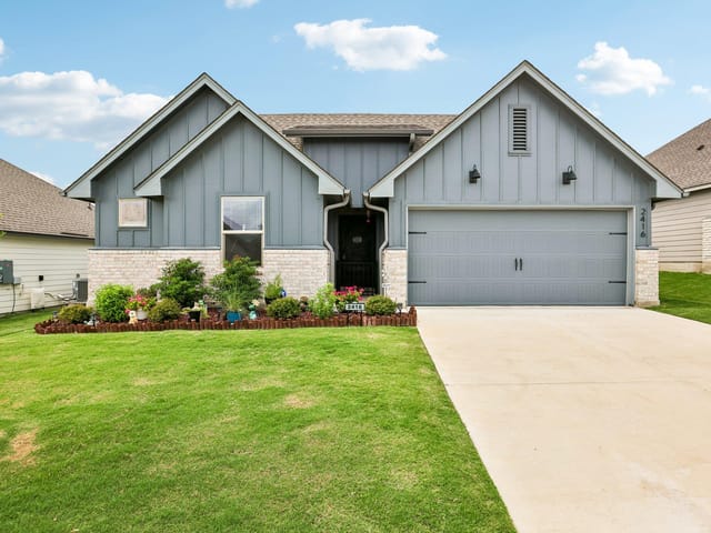 2416 Muscovy DR