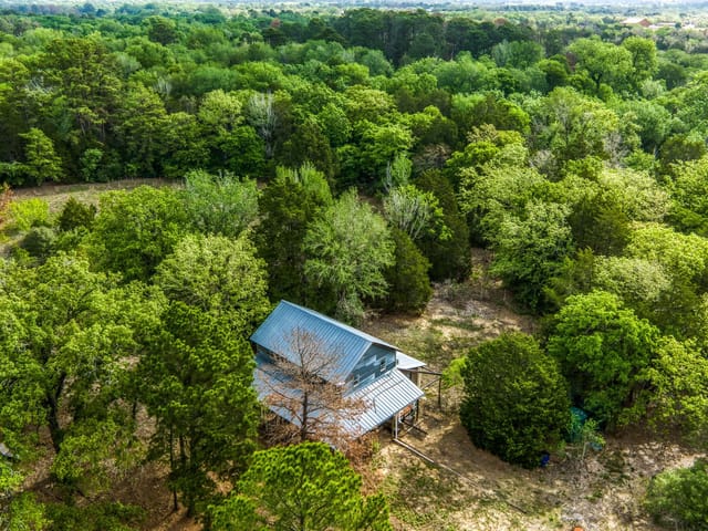 242 Cody Ln