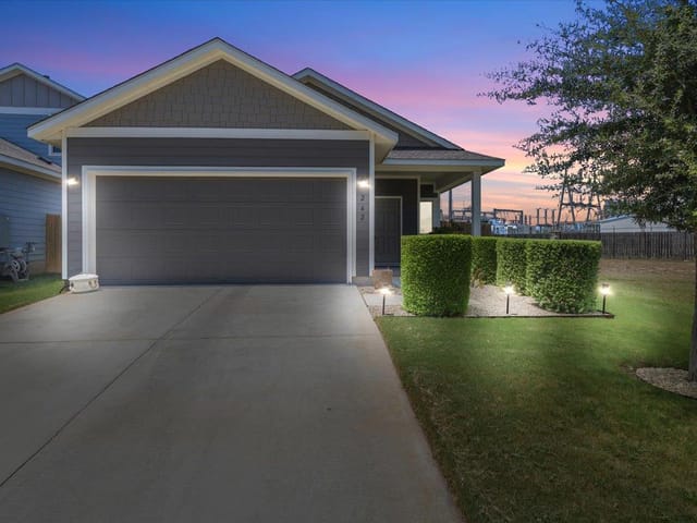 242 Trailside LN
