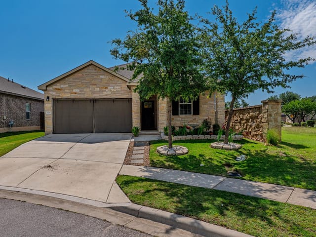2420 Lobo Landing CV