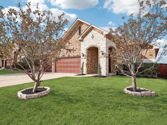2421 Shumard Bluff Dr