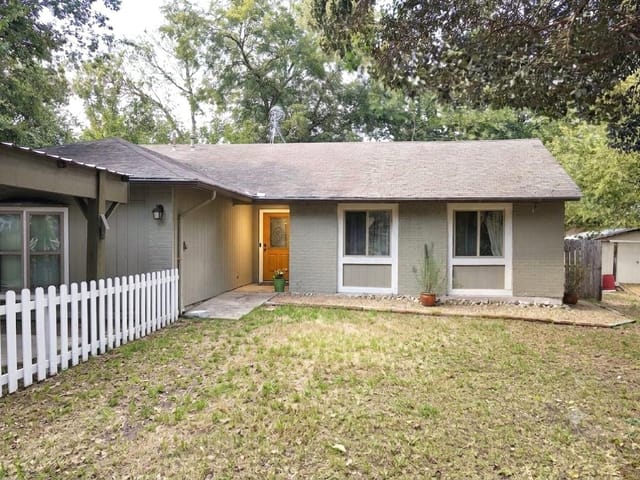 2423 Village WALK