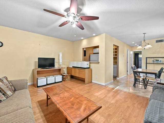 2425 Ashdale DR Unit #28