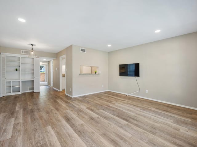 2425 Ashdale DR Unit #29