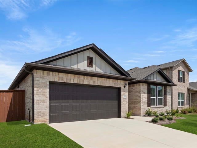 2428 Ambling Trl