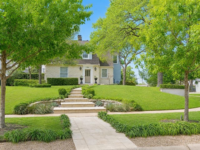 View 2428 Jarratt Ave in Pemberton Heights Sec 01 2428 Jarratt Ave - front exterior - Luxury home in Pemberton Heights Sec 01, Austin, TX