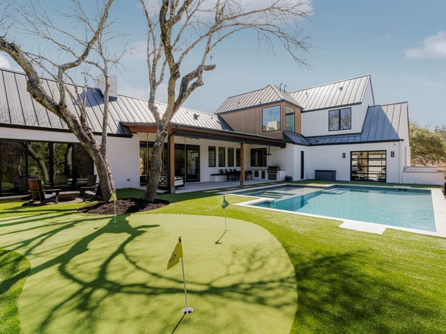 243 Emerald Point Cv