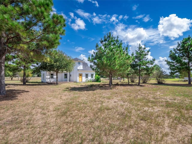 245 Country LN