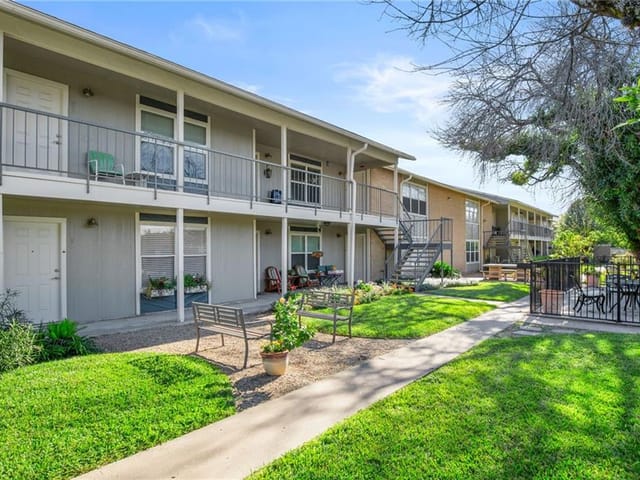 2450 Ashdale Dr Unit #117