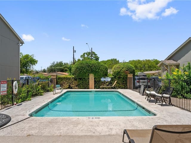 2450 Ashdale Dr Unit #C-221