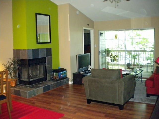 2450 Wickersham Ln N Unit #404