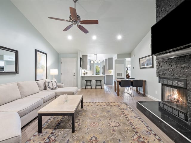 2450 Wickersham LN Unit #302