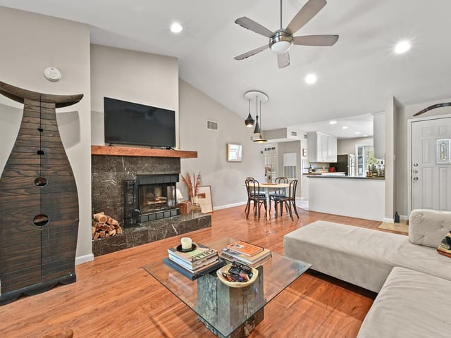 2450 Wickersham Ln Unit #304