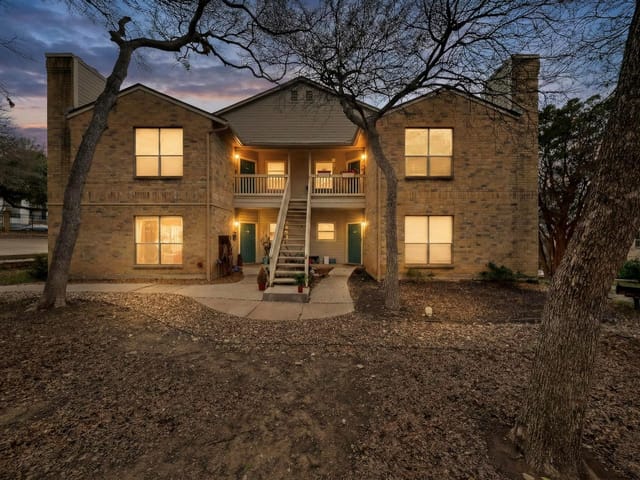 2450 Wickersham LN Unit #904