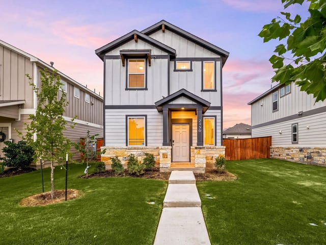 2456 Jack Nora WAY
