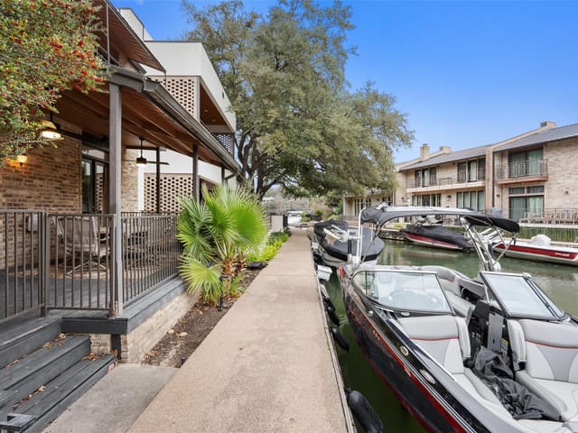 2459 Westlake DR