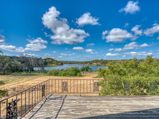 24909 Lake View DR