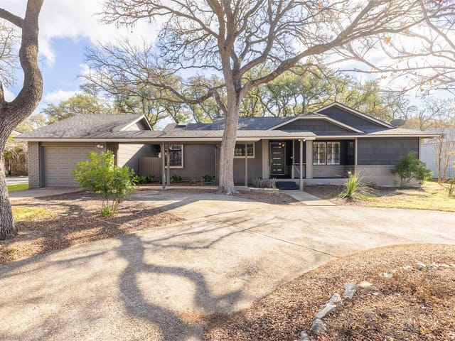 25  Woodcreek Dr
