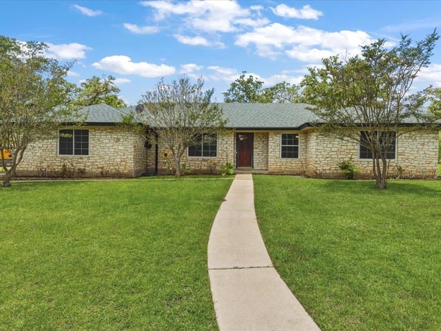250 Hickory DR