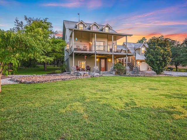 250 HIDDEN OAKS Rd