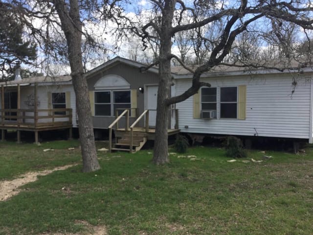 250 Rolling Oaks Dr