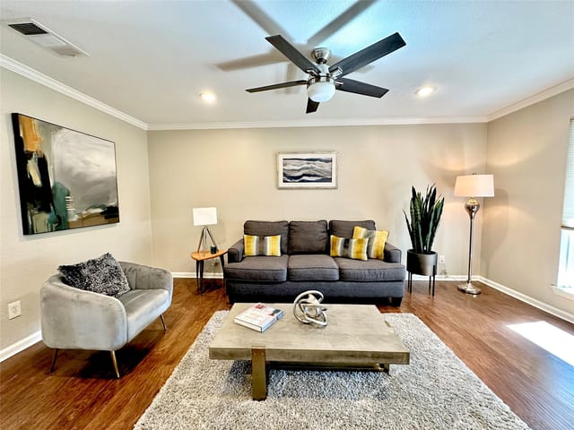 2500 Aldford Dr