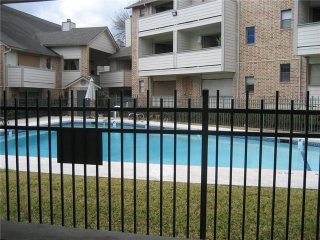2500 Burleson Rd Unit #305