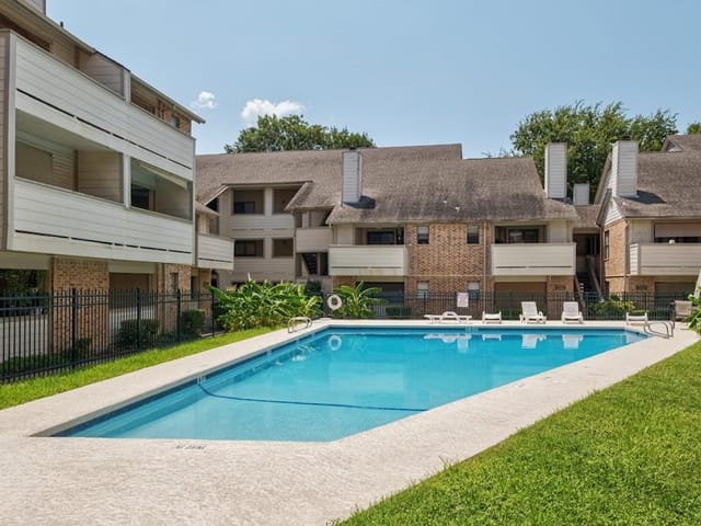 2500 Burleson Rd Unit #320