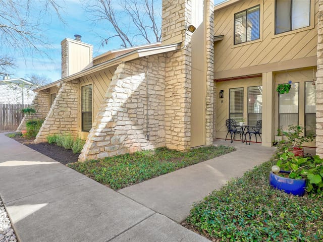 2500 Enfield RD Unit #8