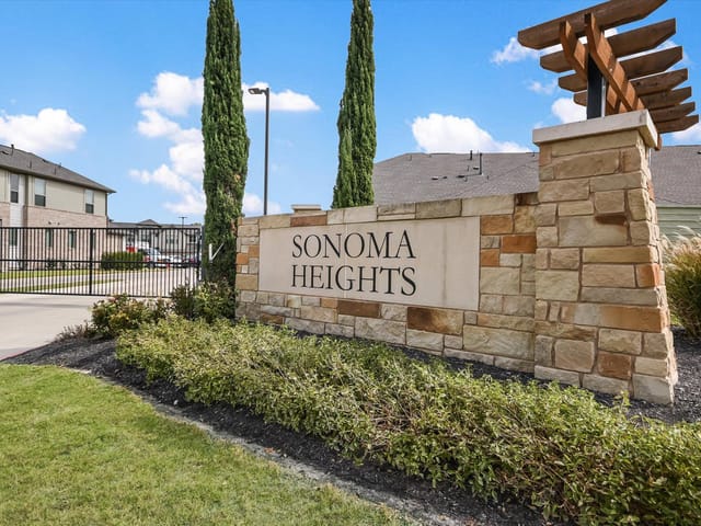 2500 FOREST CREEK Dr Unit #904