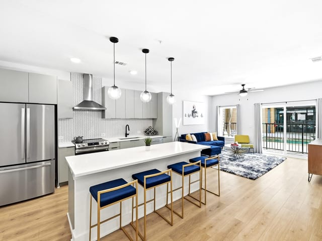 2500 Longview St Unit #103
