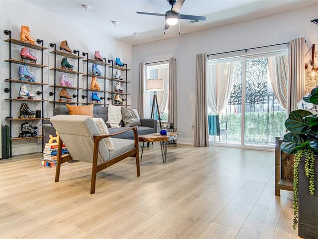 2500 Longview St Unit #103