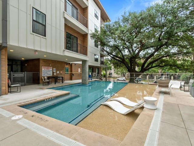 2500 Longview St Unit #112