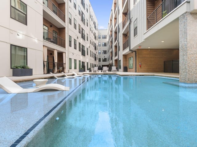 2500 Longview St Unit #210
