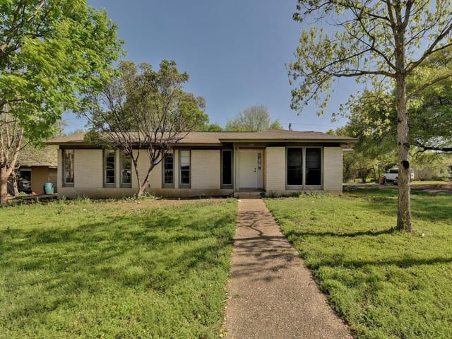 2500 Pinewood Ter