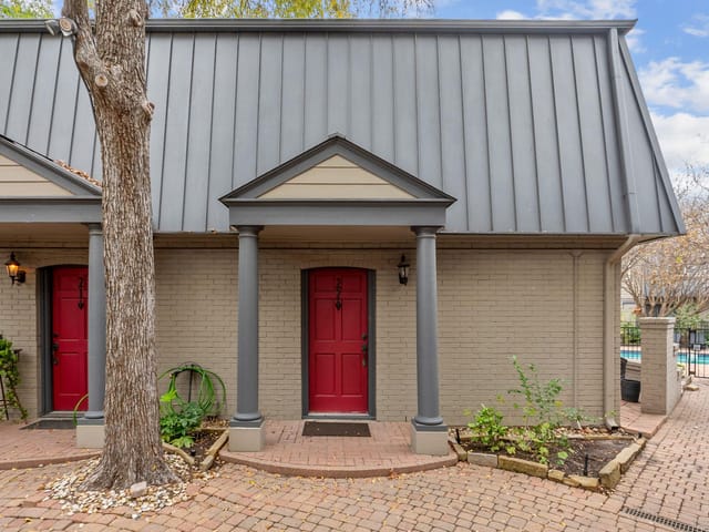 2500 Steck Ave Unit #22