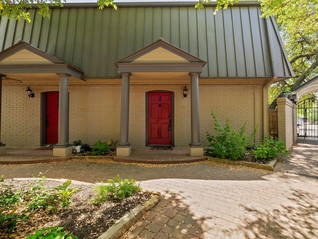 2500 Steck Ave Unit #24